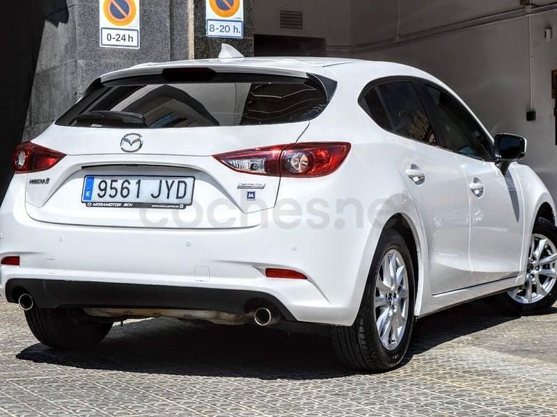 Usado Mazda 3 120 CV (88 kW) 2017 Blanco Berlina