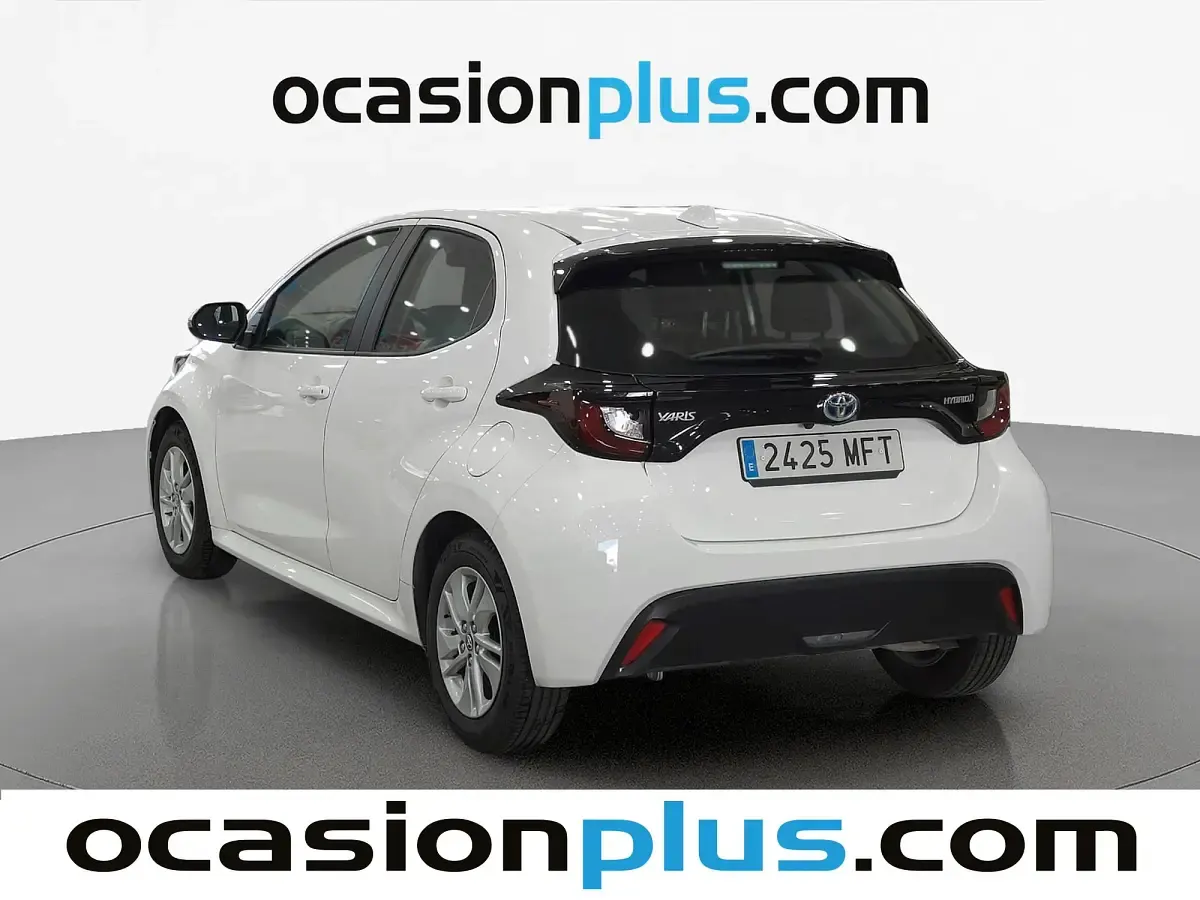 Usado Toyota Yaris Business Edition 116 CV (85 kW) 2023 Blanco Utilitario