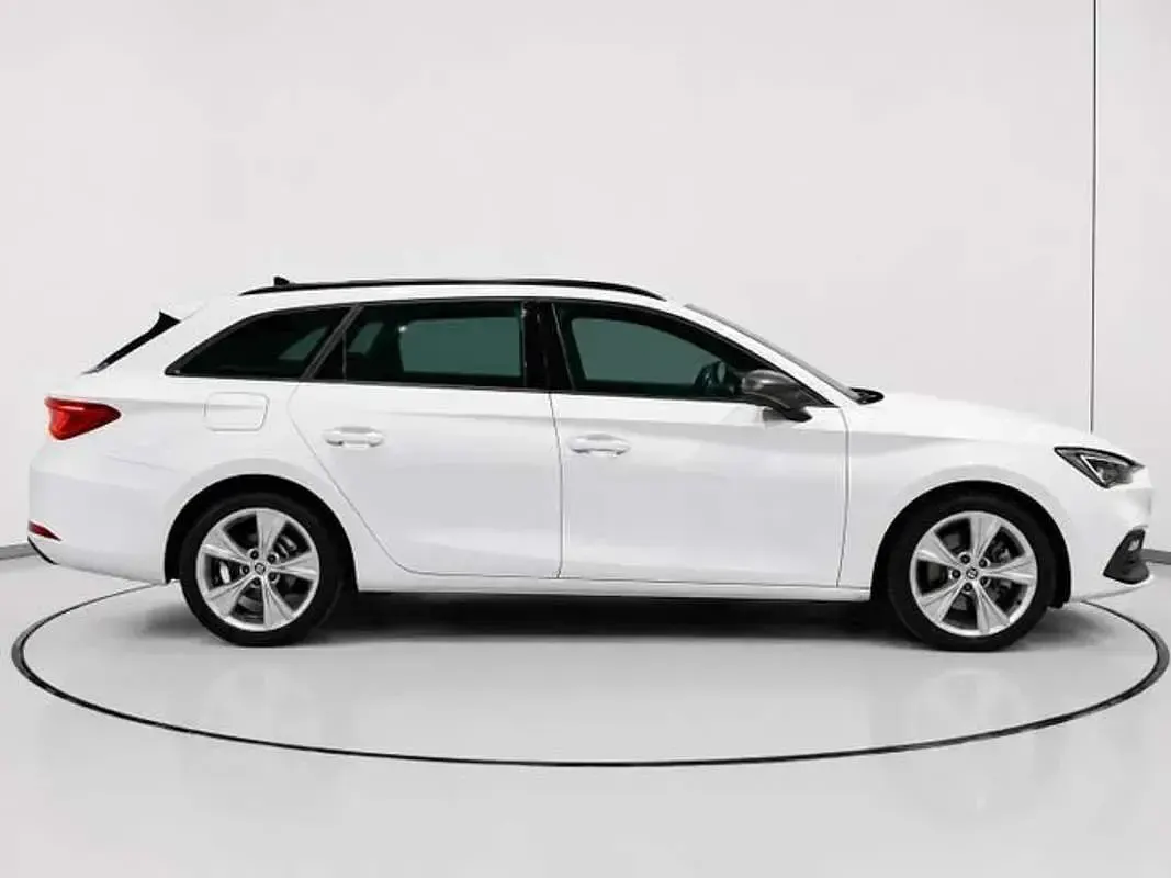 Usado Seat Leon FR 150 CV (110 kW) 2021 Blanco Utilitario