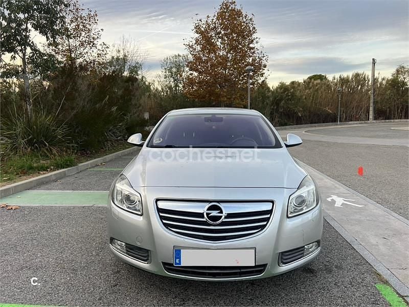 Usado Opel Insignia Sport 160 CV (117 kW) 2011 Gris / plata Berlina