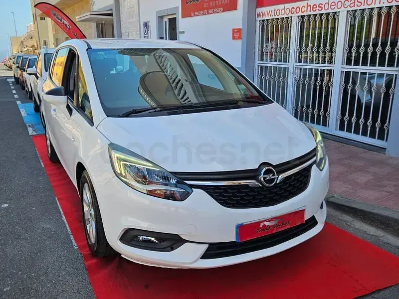 Usado Opel Zafira Excellence 140 CV (102 kW) 2018 Blanco Monovolumen