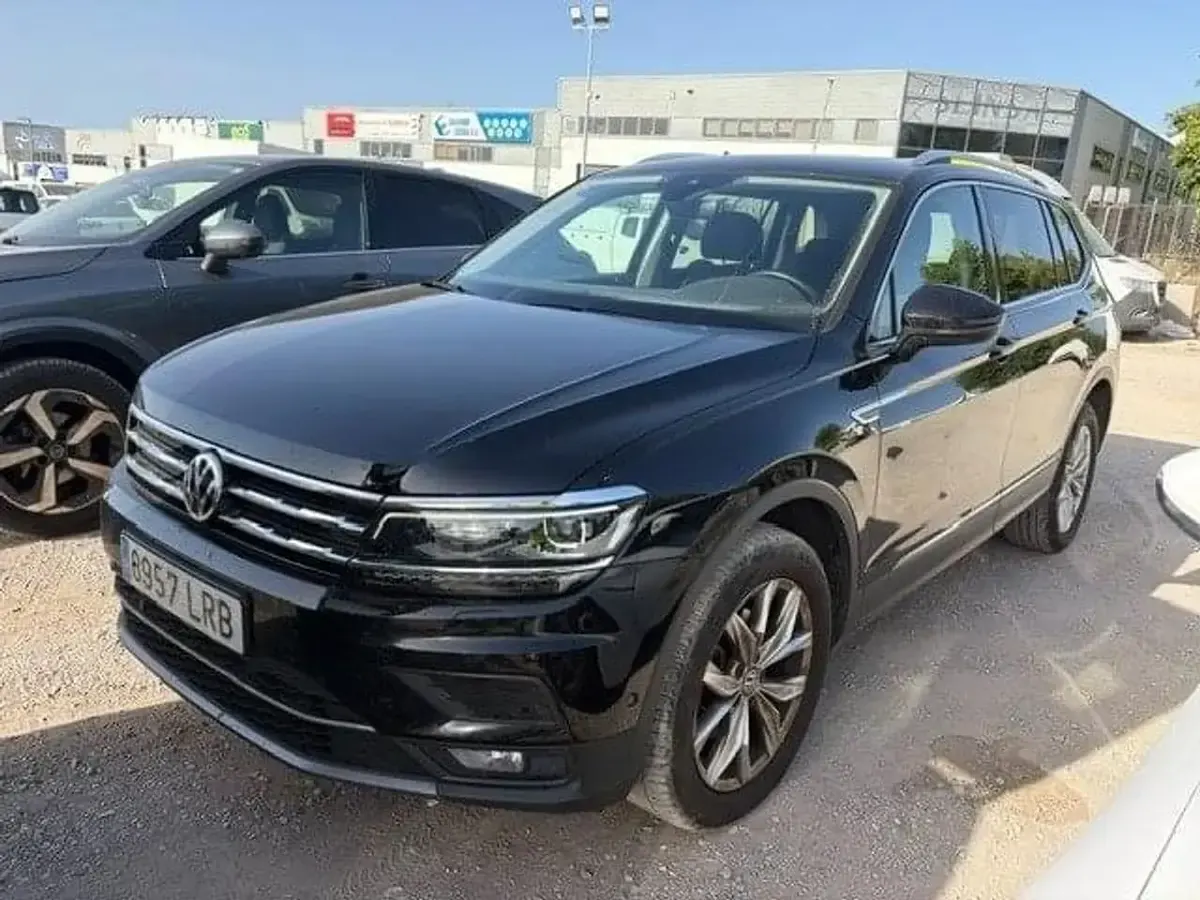 Usado VW Tiguan Allspace Sportline 150 CV (110 kW) 2021 Negro SUV