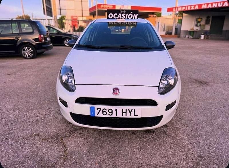 Usado Fiat Punto Young 75 HP (55 kW) 2014 Branco Citadino