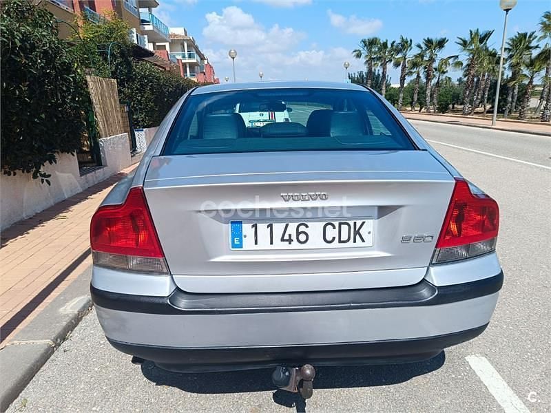 Usado Volvo S60 140 CV (102 kW) 2003 Gris / plata Berlina