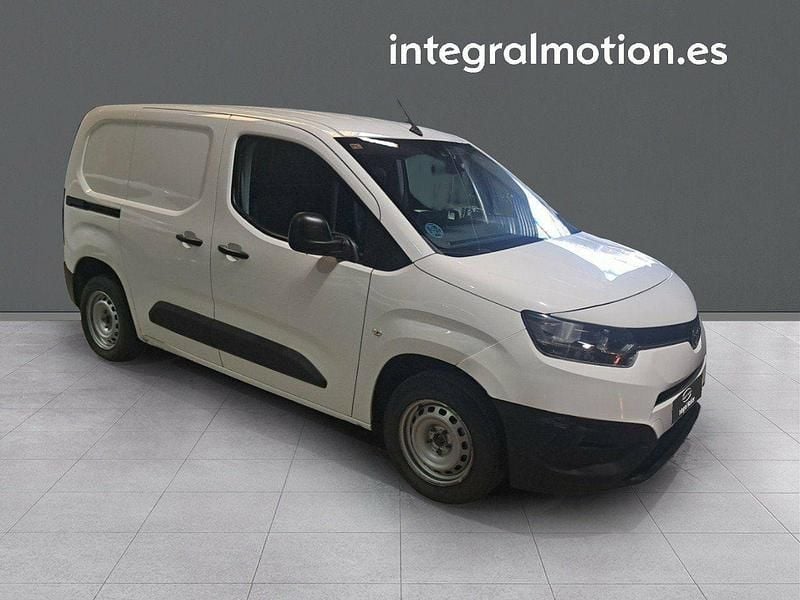 Usado Toyota Proace City City 102 CV (75 kW) 2022 Blanco Monovolumen