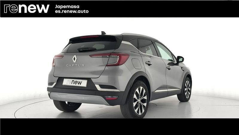 Usado Renault Captur Techno 140 CV (102 kW) 2023 Gris casiopea con techo negro brillante SUV