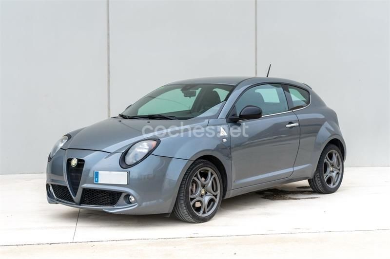 Gris / plata Usado 2010 Alfa Romeo MiTo Quadrifoglio Verde Utilitario | 5890 € (Super precio) - Imagen 1/4