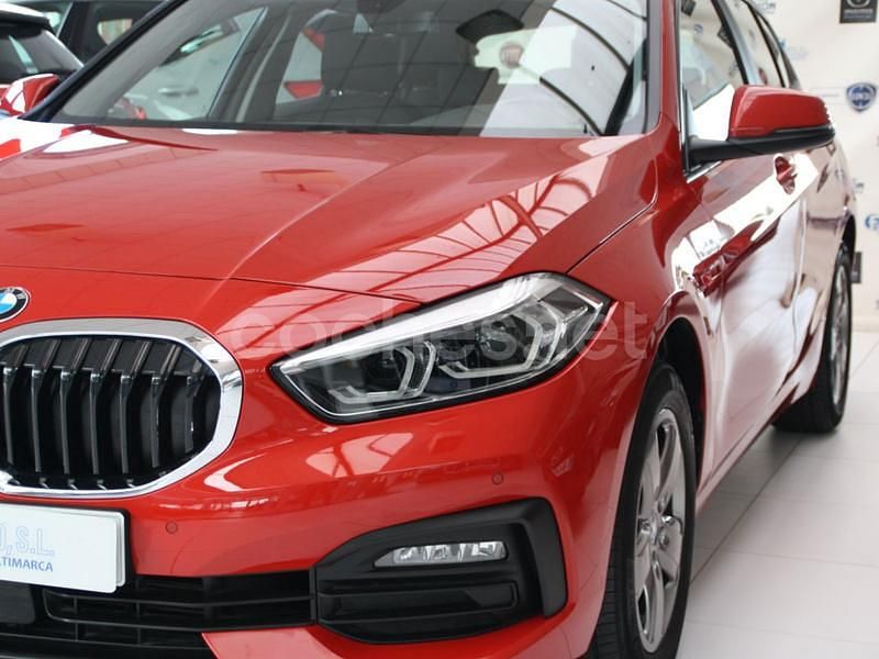 Usado BMW 118 150 CV (110 kW) 2023 Rojo Utilitario