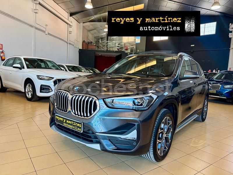 Gris / plata Usado 2021 BMW X1 Comfort Edition SUV | 29.900 € (Caro) - Imagen 1/4