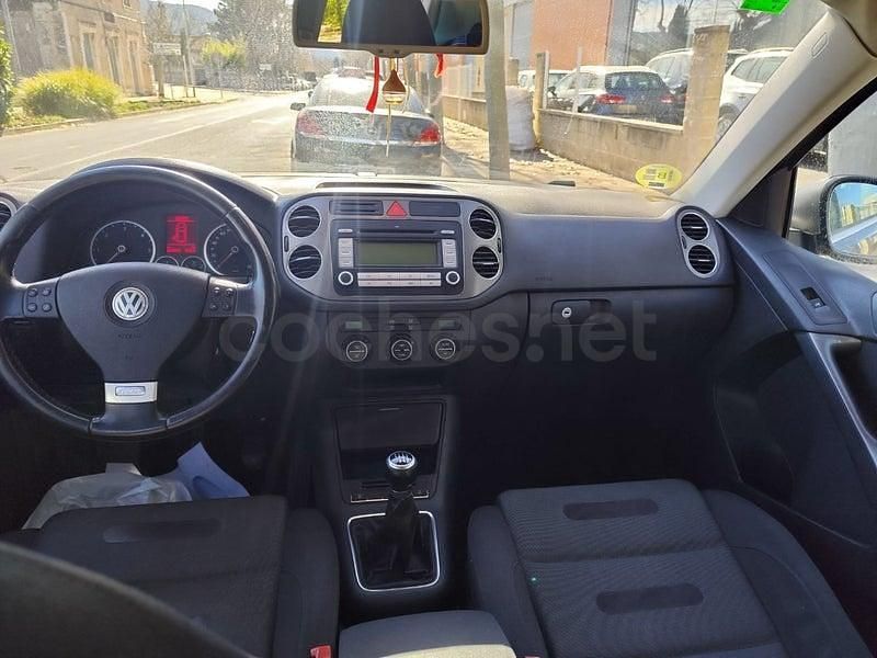 Usado VW Tiguan 140 CV (102 kW) 2007 Gris / plata SUV