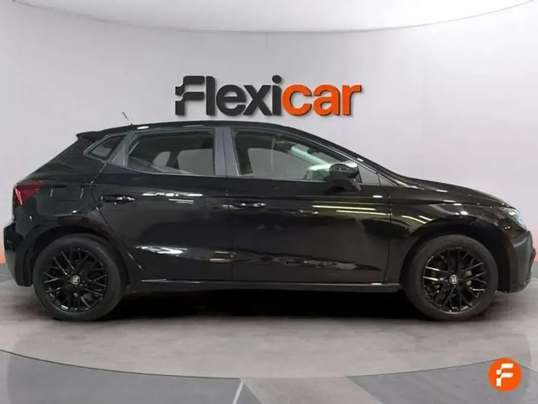 Usado Seat Ibiza Reference 80 CV (58 kW) 2023 Negro Utilitario