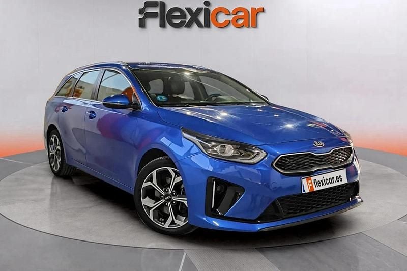 Gris Usado 2021 Kia Ceed 2 Familiar | 13.490 € (Precio justo) - Imagen 1/4