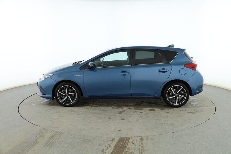 Usado Toyota Auris Hybrid 136 CV (100 kW) 2018 Azul Berlina
