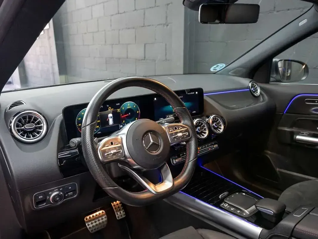 Usado Mercedes GLA200 150 CV (110 kW) 2022 Gris / plata SUV
