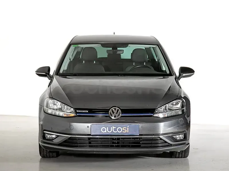 Usado VW Golf VIII Advance 130 CV (95 kW) 2020 Gris / plata Berlina