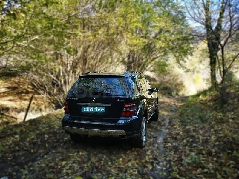 Usado Mercedes ML350 224 CV (164 kW) 2006 Negro SUV