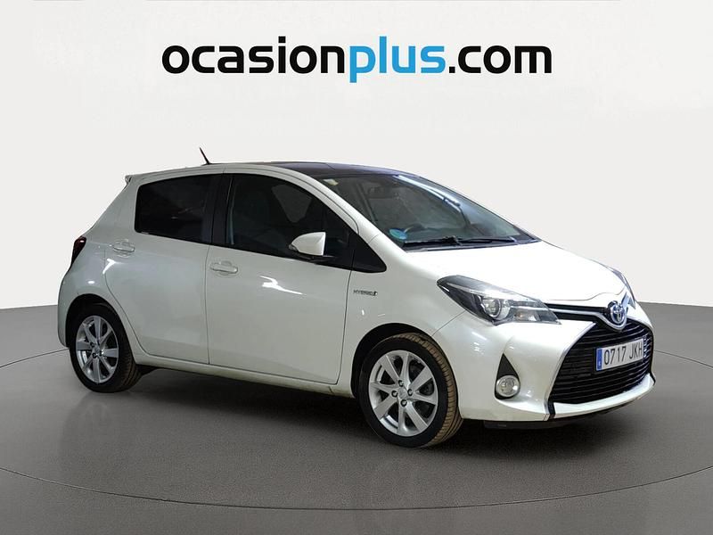 Usado Toyota Yaris Hybrid Advance 100 CV (73 kW) 2015 Blanco Utilitario