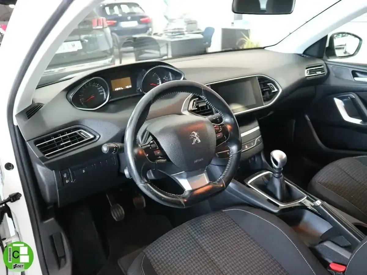 Usado Peugeot 308 Business-Line 100 CV (73 kW) 2019 Blanco Berlina