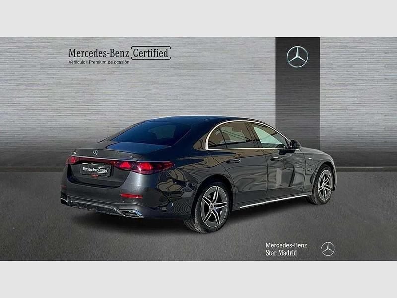 Usado Mercedes E300 313 CV (230 kW) 2025 Gris Berlina