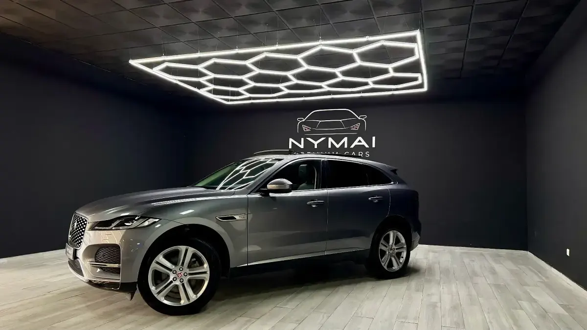 Usado Jaguar F-Pace R-Dynamic 204 CV (150 kW) 2023 Gris SUV