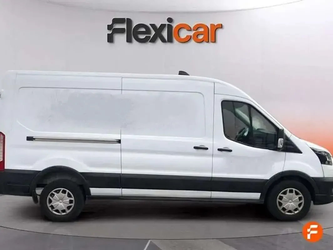 Usado Ford Transit 131 CV (96 kW) 2023 Blanco Van