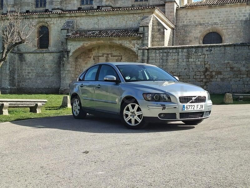 Usado Volvo S40 Momentum 136 CV (100 kW) 2006 Gris / plata Berlina