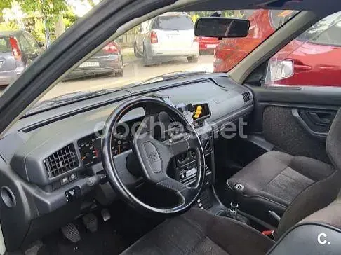 Usado Peugeot 405 125 CV (91 kW) 1992 Negro Berlina