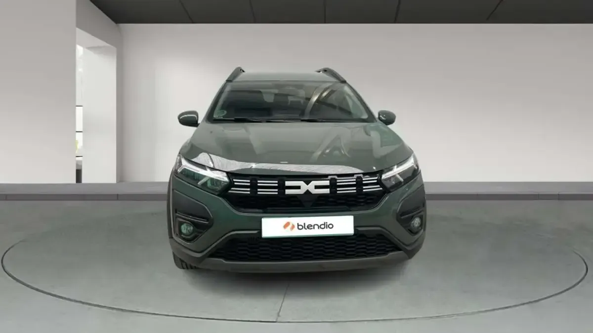 Usado Dacia Jogger Expression 110 CV (80 kW) 2025 Verde Monovolumen