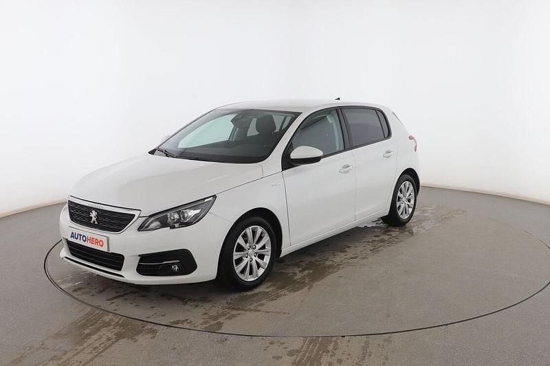 Usado Peugeot 308 Style 110 CV (80 kW) 2019 Blanco Berlina