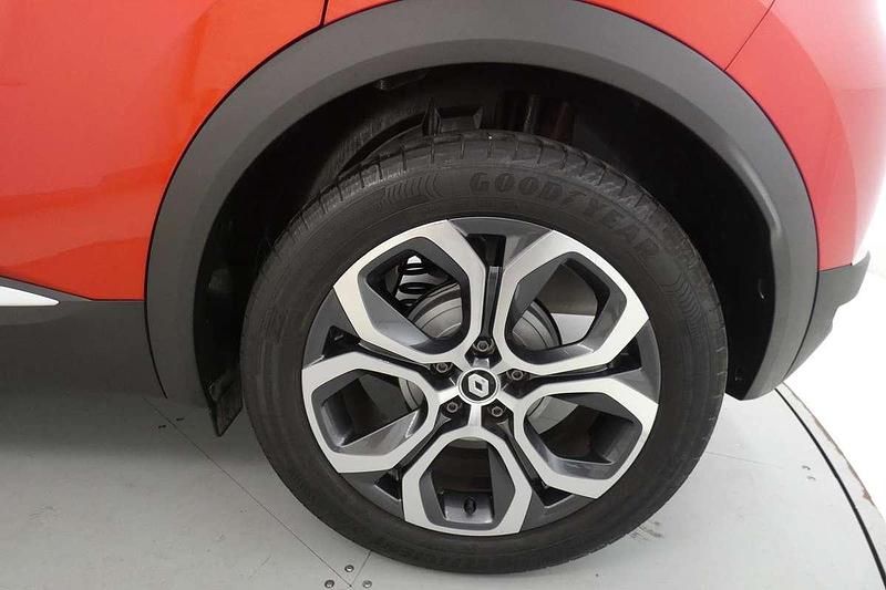 Używany Renault Captur 140 KM (102 kW) 2021 Czerwony SUV
