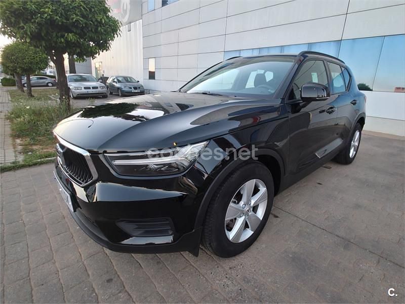 Usado Volvo XC40 Momentum 129 HP (94 kW) 2021 Preto SUV