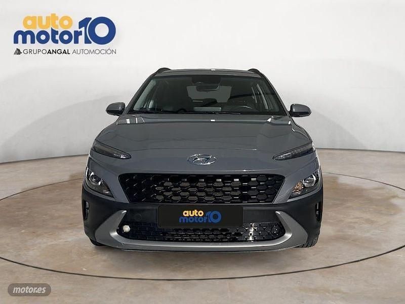 Usado Hyundai Kona 120 CV (88 kW) 2021 Gris / plata SUV