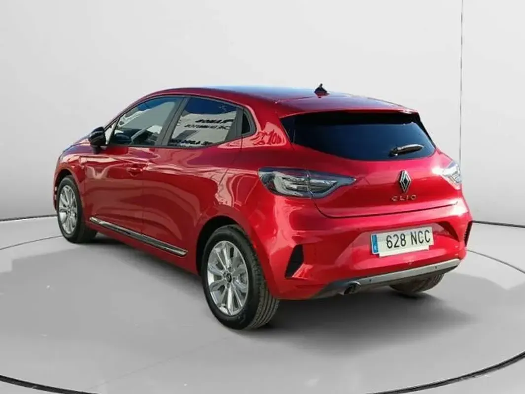 Usado Renault Clio Evolution 101 CV (74 kW) 2025 Rojo Utilitario