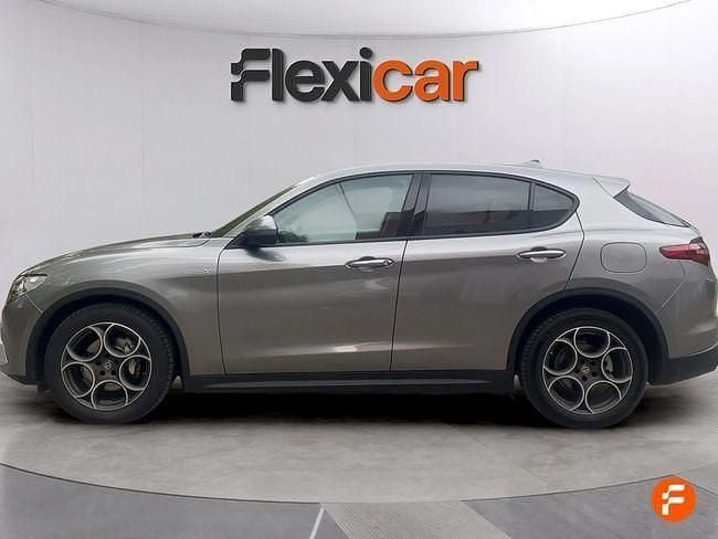 Usado Alfa Romeo Stelvio 150 CV (110 kW) 2018 Gris / plata SUV