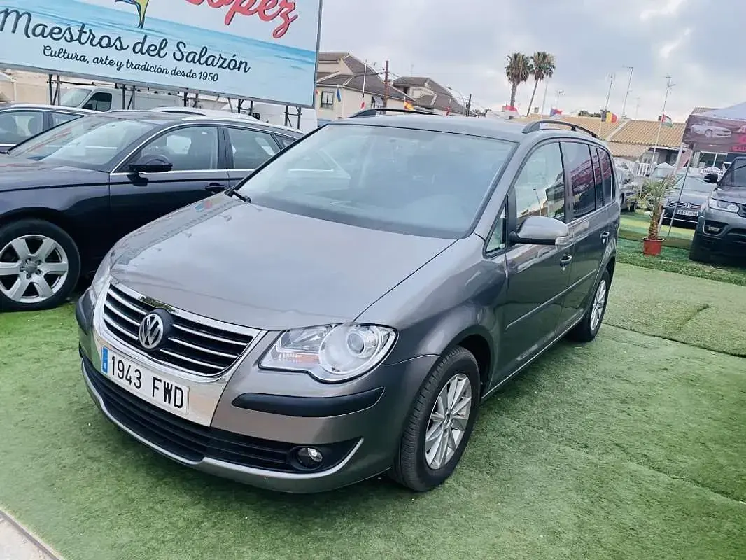 Usado VW Touran Edition 105 CV (77 kW) 2006 Gris / plata Monovolumen
