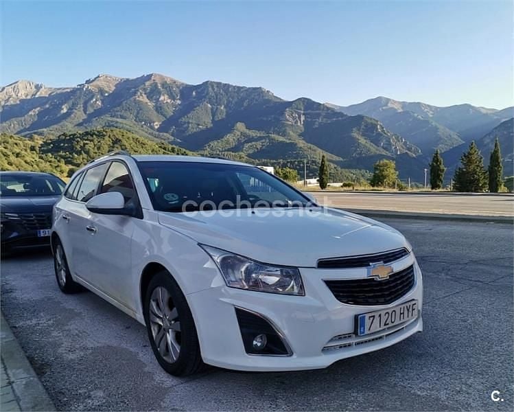 Usado Chevrolet Cruze LT 163 CV (119 kW) 2014 Blanco Familiar