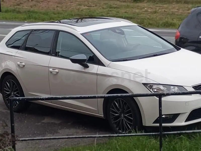 Usado Seat Leon Style 110 CV (80 kW) 2017 Blanco Familiar