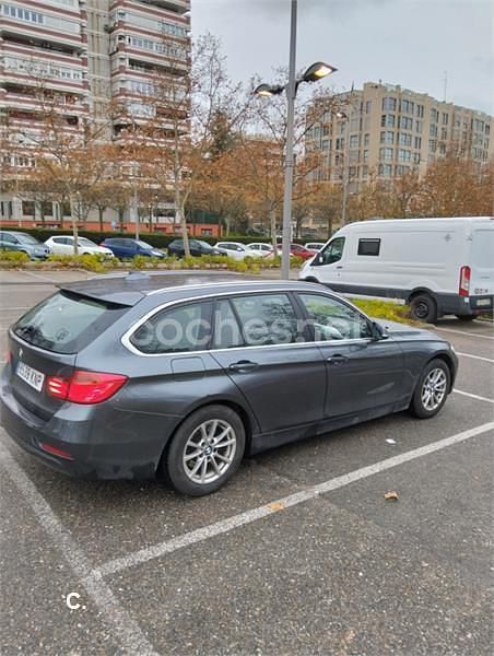 Usado BMW 318 143 CV (105 kW) 2013 Gris / plata Familiar