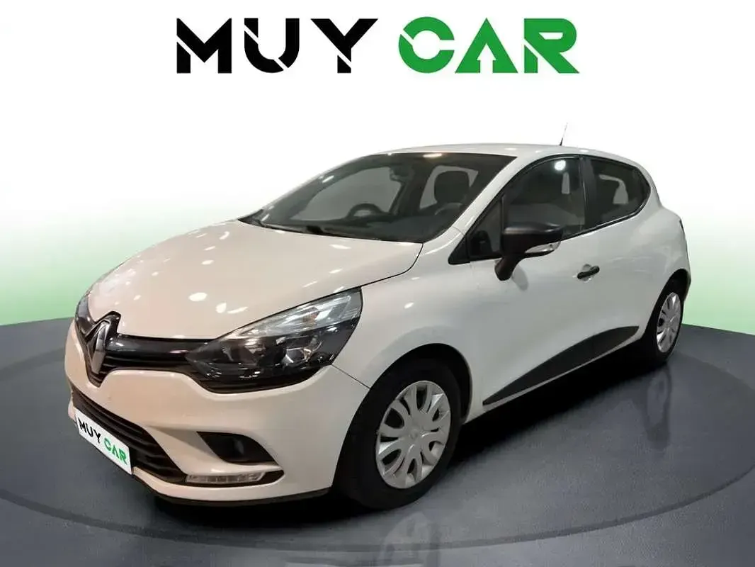 Usado Renault Clio Zen 90 CV (66 kW) 2018 Blanco Familiar