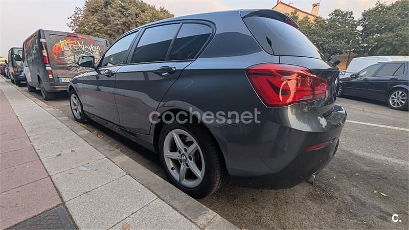 Usado BMW 118 150 CV (110 kW) 2018 Gris / plata Utilitario