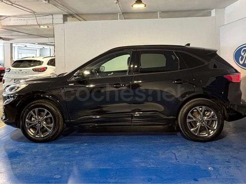 Usado Ford Kuga ST-Line 225 CV (165 kW) 2022 Negro SUV