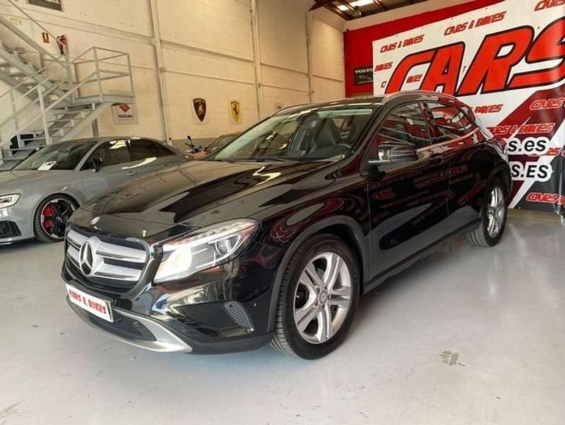 Usado Mercedes GLA200 Urban 156 CV (114 kW) 2015 Negro SUV