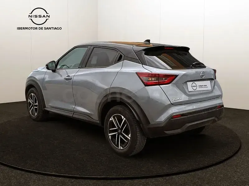 Usado Nissan Juke N-Connecta 114 CV (83 kW) 2025 Gris / plata SUV