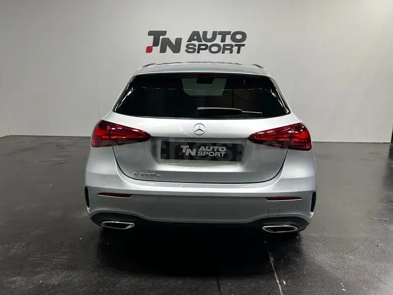 Nuevo Mercedes A250 218 CV (160 kW) 2025 Gris / plata Berlina