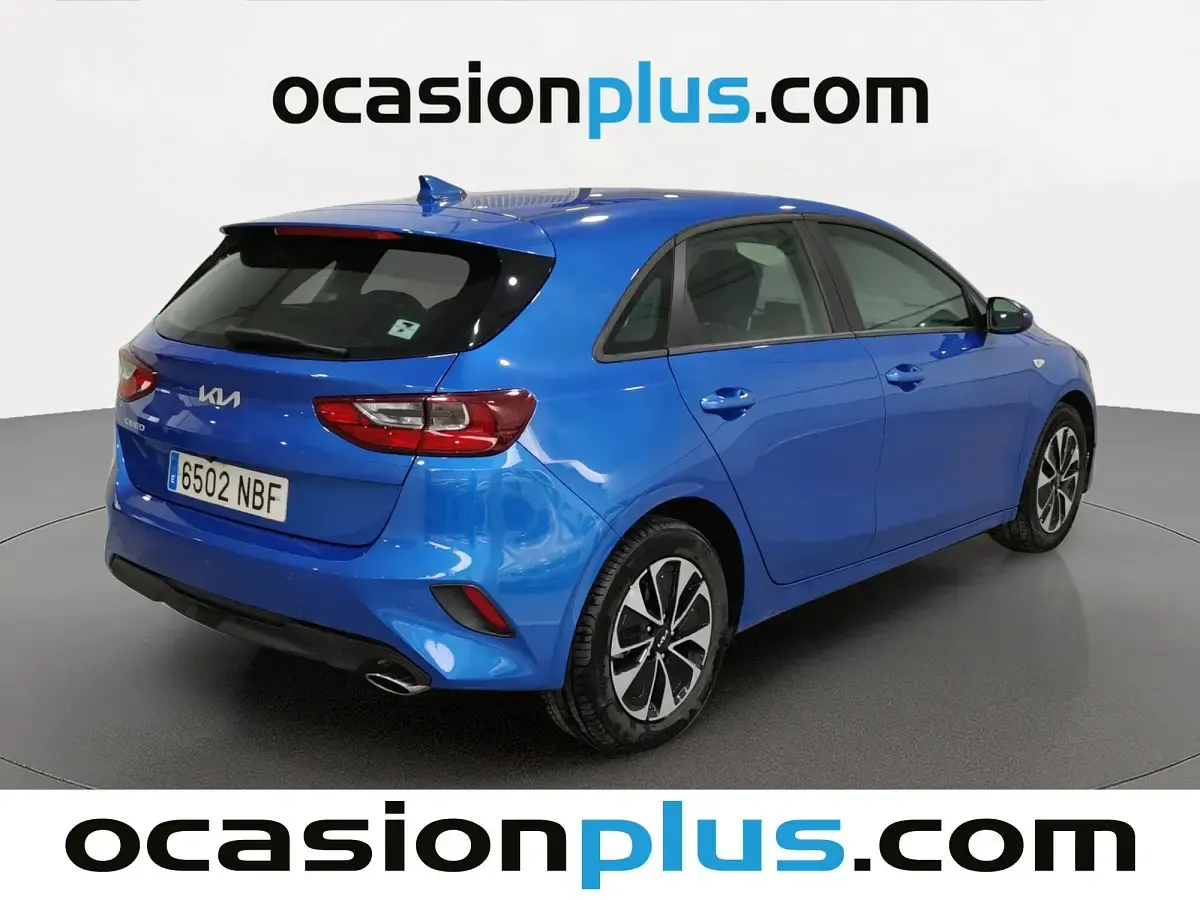 Usado Kia Ceed 101 CV (74 kW) 2025 Azul Utilitario