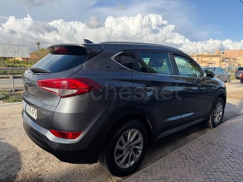 Usado Hyundai Tucson 131 CV (96 kW) 2017 Gris / plata SUV