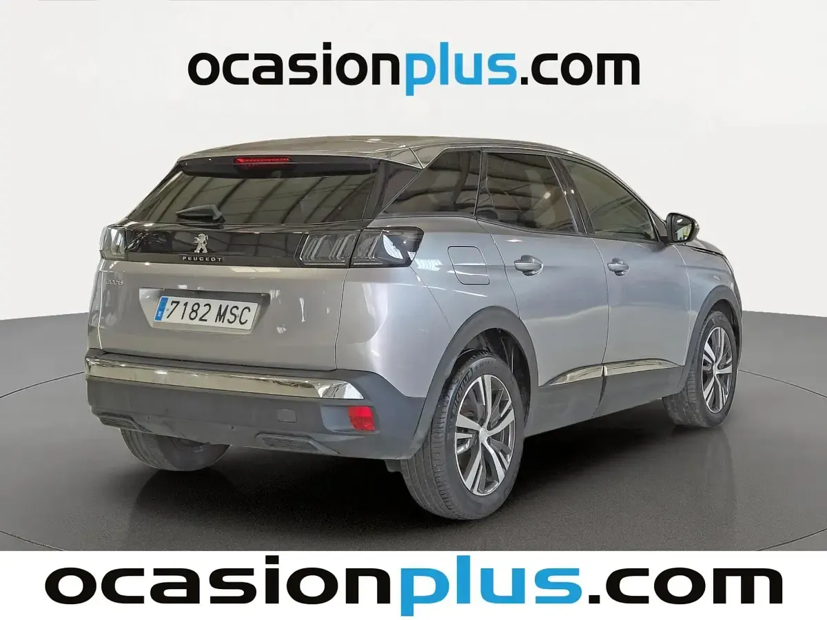 Usado Peugeot 3008 Allure 136 CV (100 kW) 2024 Gris SUV