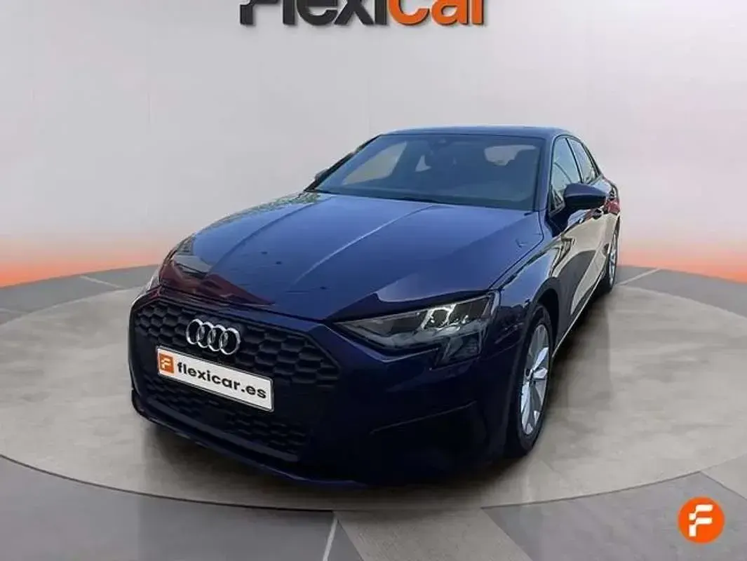 Usado Audi A3 110 CV (80 kW) 2023 Azul Berlina