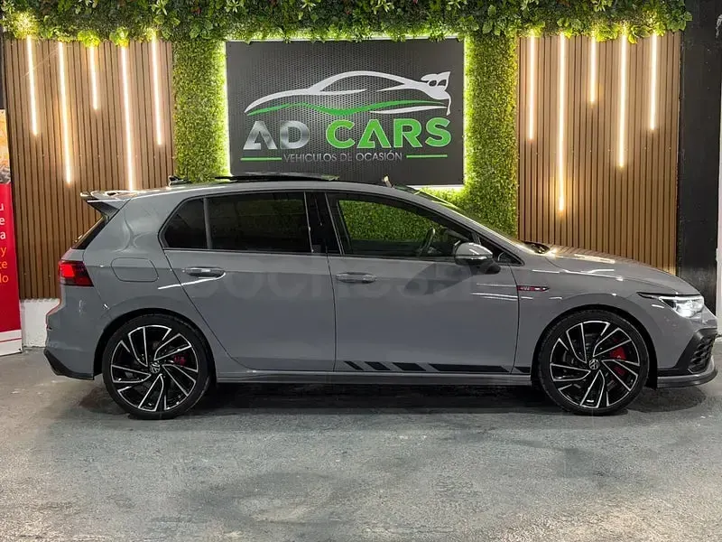 Usado VW Golf VIII GTI Clubsport 301 CV (221 kW) 2023 Gris / plata Berlina