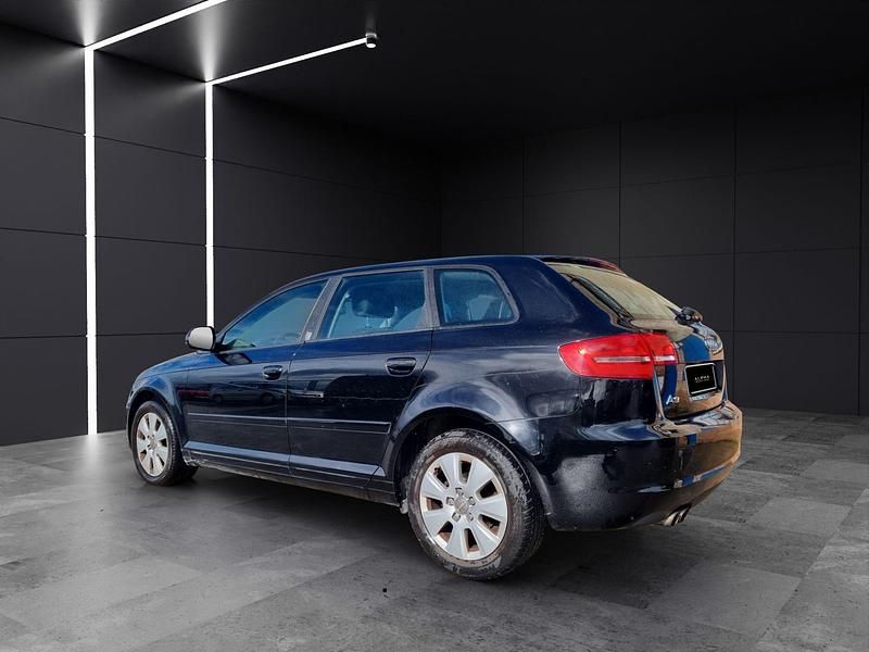 Usado Audi A3 Attraction 125 CV (91 kW) 2009 Negro Utilitario